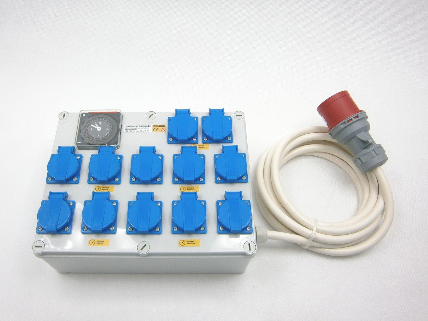 Malapa distribution board 8+2 (400V) controlled by KL04 timer